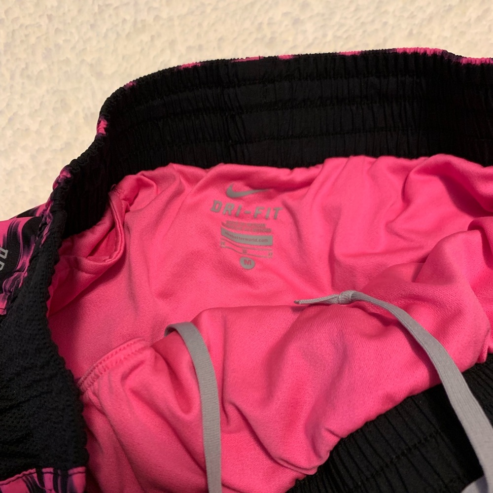 Nike running shorts - Picture 3 of 3